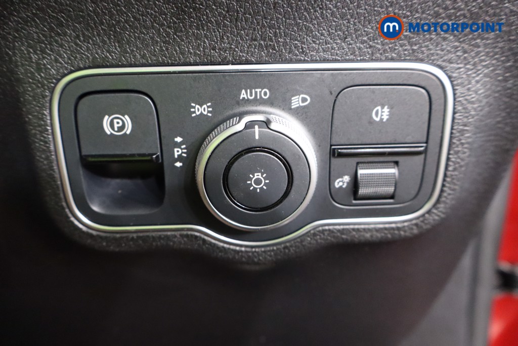 Mercedes-Benz GLB Amg Line Automatic Petrol SUV - Stock Number (1548675) - 12th supplementary image