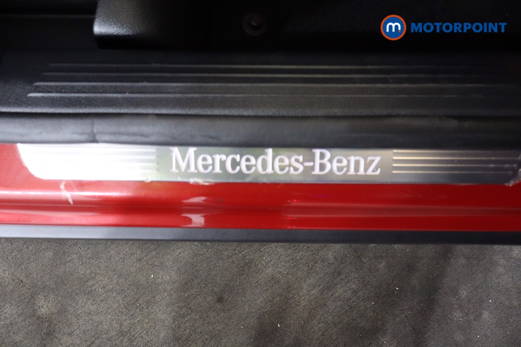 Mercedes-Benz GLB Amg Line Automatic Petrol SUV - Stock Number (1548675) - 14th supplementary image