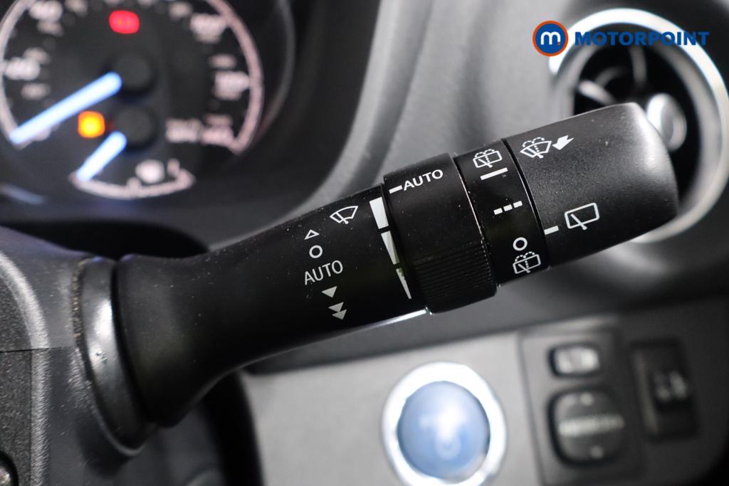 Toyota Yaris Y20 Automatic Petrol-Electric Hybrid Hatchback - Stock Number (1549840) - 9th supplementary image