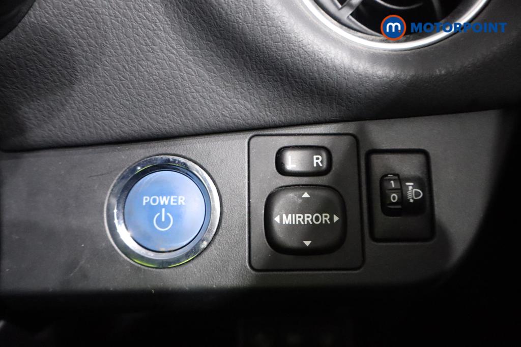 Toyota Yaris Y20 Automatic Petrol-Electric Hybrid Hatchback - Stock Number (1549840) - 11th supplementary image