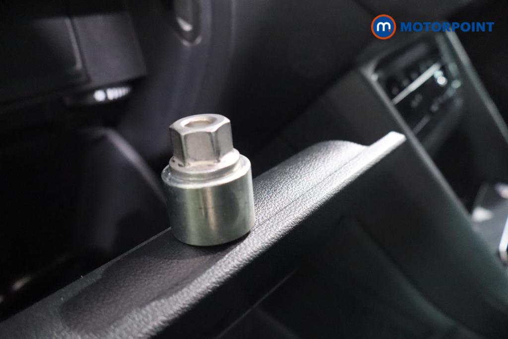 Volkswagen Tiguan R-Line Automatic Petrol SUV - Stock Number (1550461) - 14th supplementary image
