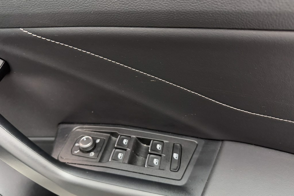 Volkswagen T-Roc R-Line Automatic Petrol SUV - Stock Number (1550721) - 16th supplementary image