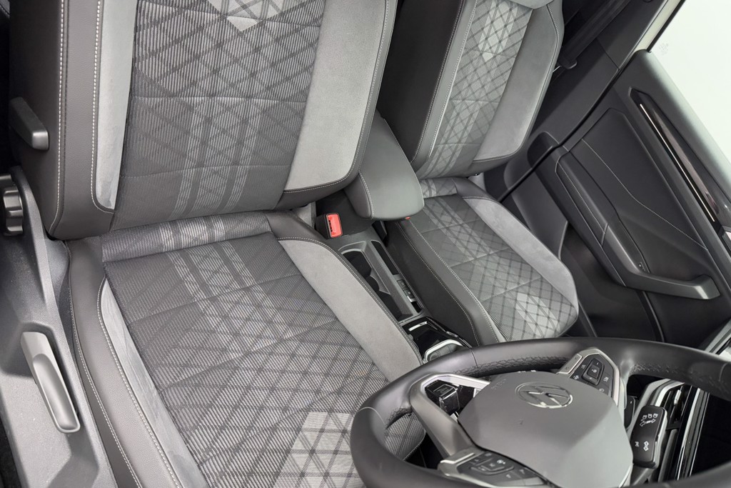 Volkswagen T-Roc R-Line Automatic Petrol SUV - Stock Number (1550721) - 17th supplementary image
