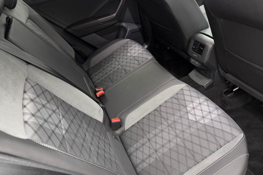 Volkswagen T-Roc R-Line Automatic Petrol SUV - Stock Number (1550721) - 19th supplementary image