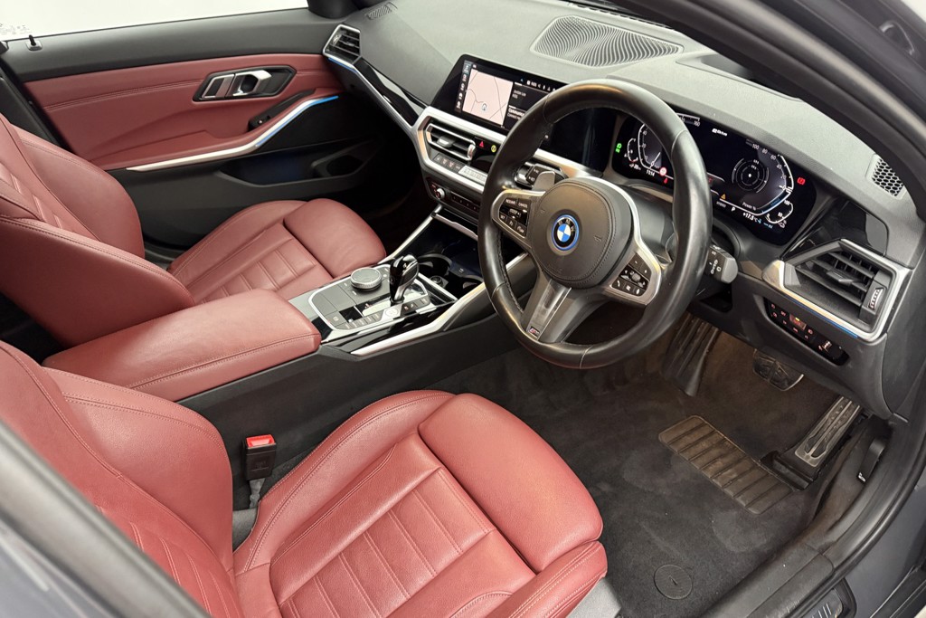 BMW 3 Series M Sport Pro Edition Automatic Petrol Plug-In Hybrid Estate - Stock Number (1550726) - 1st supplementary image