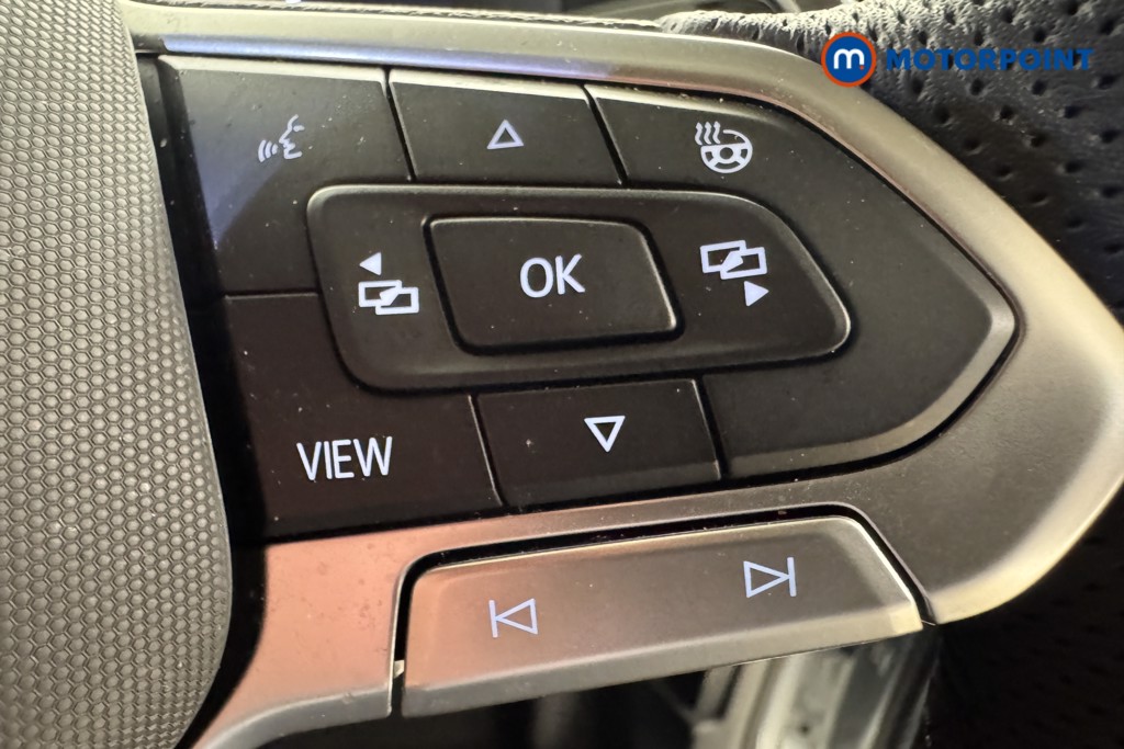 Volkswagen Tiguan R-Line Automatic Diesel SUV - Stock Number (1550984) - 14th supplementary image