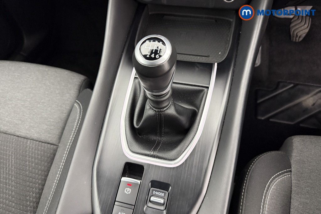 Nissan Qashqai N-Connecta Manual Petrol SUV - Stock Number (1551812) - 11th supplementary image