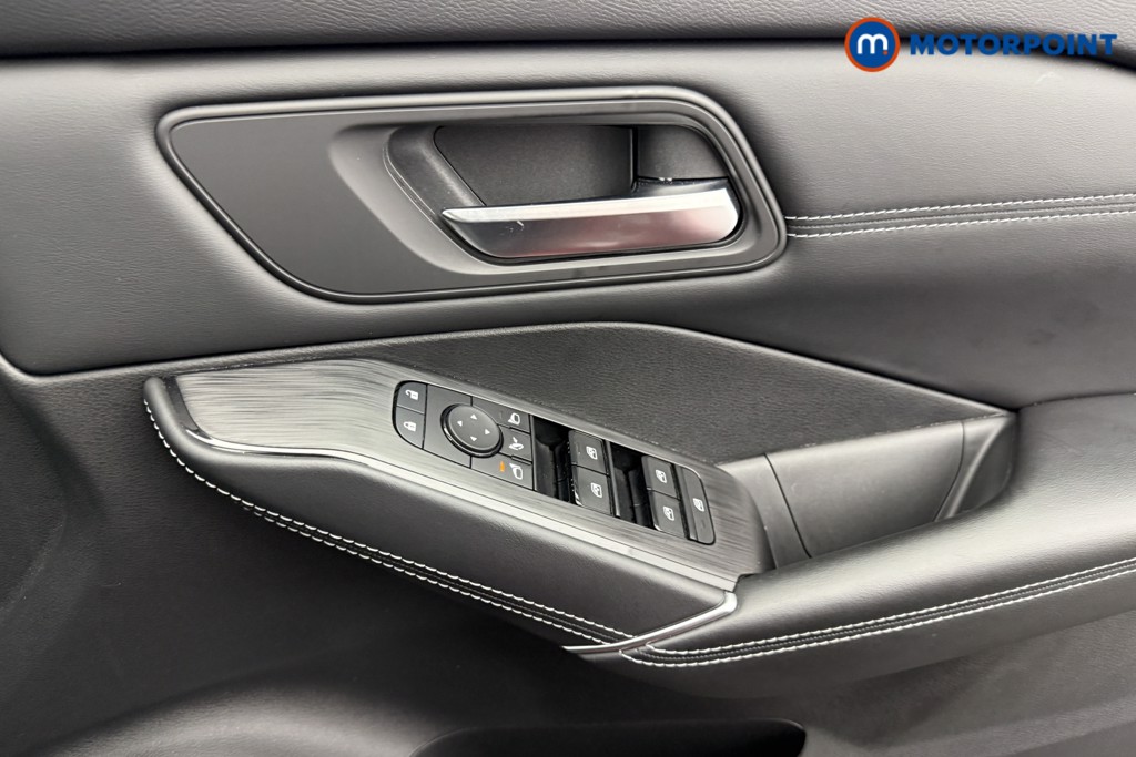 Nissan Qashqai N-Connecta Manual Petrol SUV - Stock Number (1551812) - 15th supplementary image
