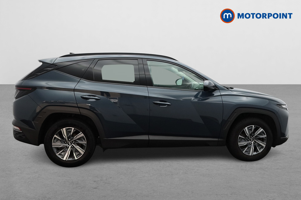 Hyundai Tucson Se Connect Manual Petrol SUV - Stock Number (1551916) - Drivers side