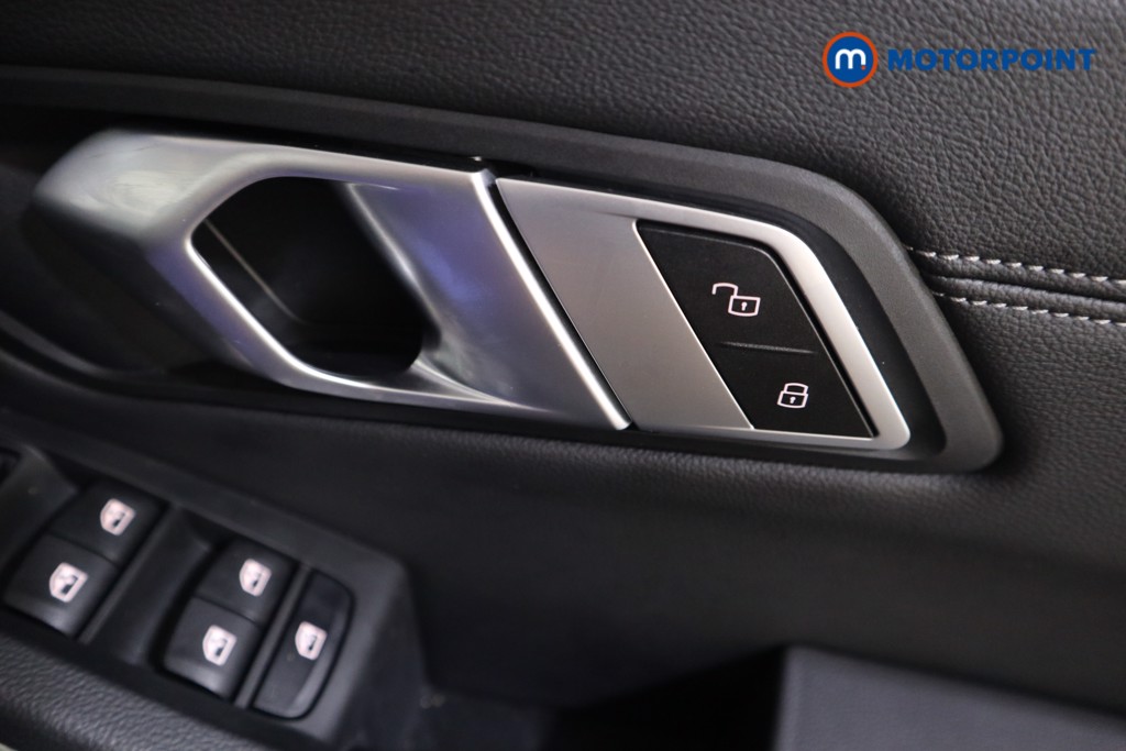 BMW 3 Series M Sport Automatic Petrol Plug-In Hybrid Estate - Stock Number (1552227) - 12th supplementary image