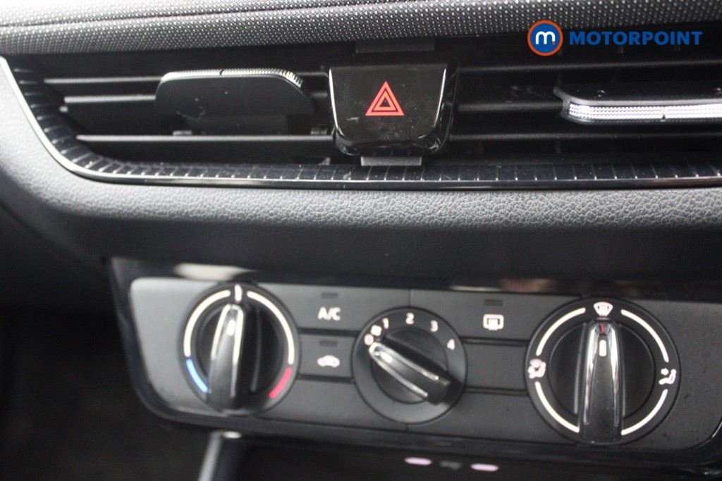 Skoda Fabia Colour Edition Manual Petrol Hatchback - Stock Number (1552338) - 9th supplementary image