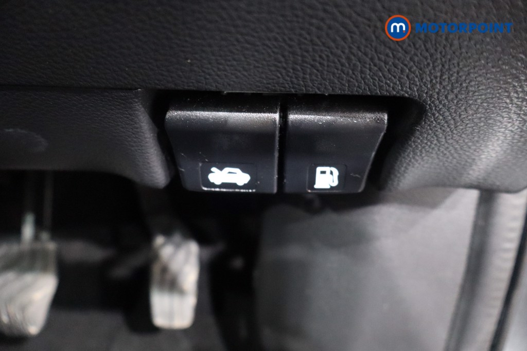 Nissan Qashqai N-Motion Manual Petrol SUV - Stock Number (1552809) - 17th supplementary image