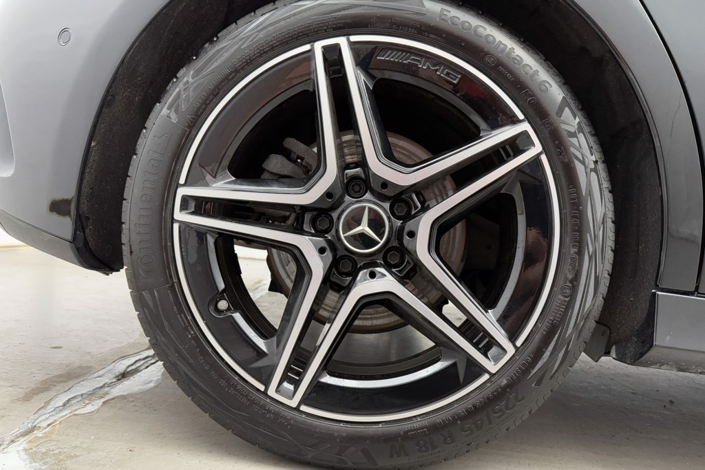 Mercedes-Benz A Class Amg Line Executive Edition Automatic Petrol Hatchback - Stock Number (1552915) - 35th supplementary image