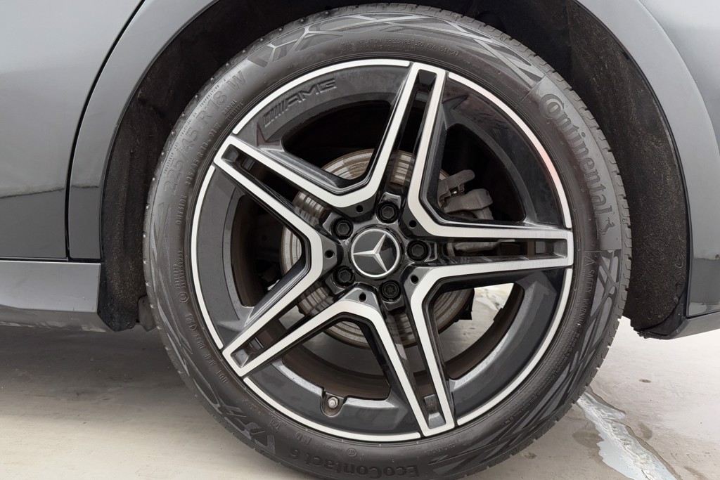 Mercedes-Benz A Class Amg Line Executive Edition Automatic Petrol Hatchback - Stock Number (1552915) - 36th supplementary image