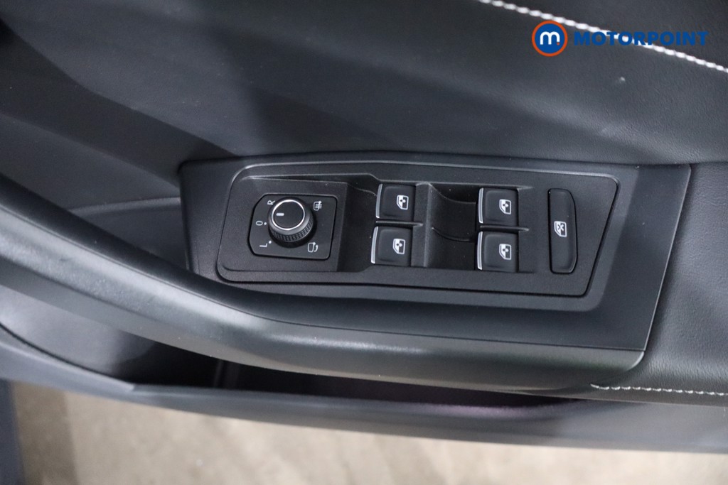 Volkswagen T-Roc R-Line Automatic Petrol SUV - Stock Number (1553098) - 17th supplementary image