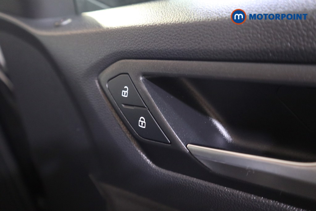 Volkswagen T-Roc Life Manual Petrol SUV - Stock Number (1553343) - 10th supplementary image