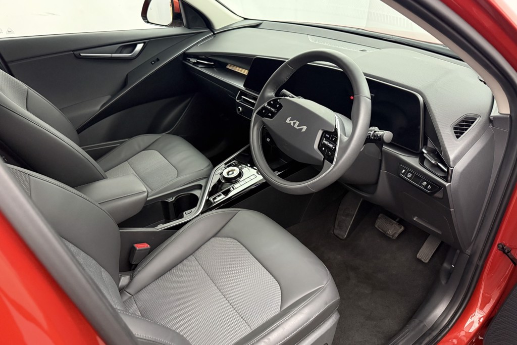 KIA Niro 3 Automatic Petrol-Electric Hybrid SUV - Stock Number (1553716) - 1st supplementary image