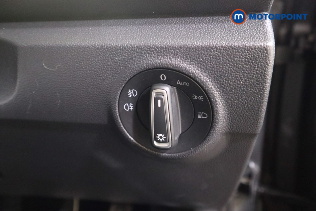 Volkswagen T-Roc Active Manual Petrol SUV - Stock Number (1553725) - 9th supplementary image