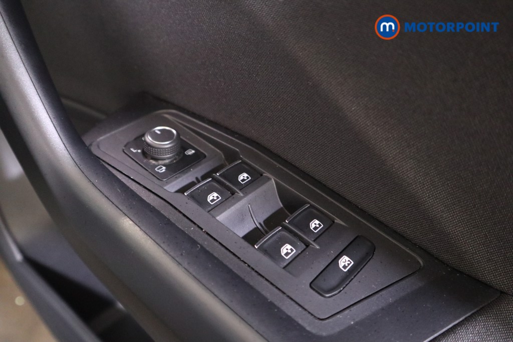 Volkswagen T-Roc Active Manual Petrol SUV - Stock Number (1553725) - 11th supplementary image
