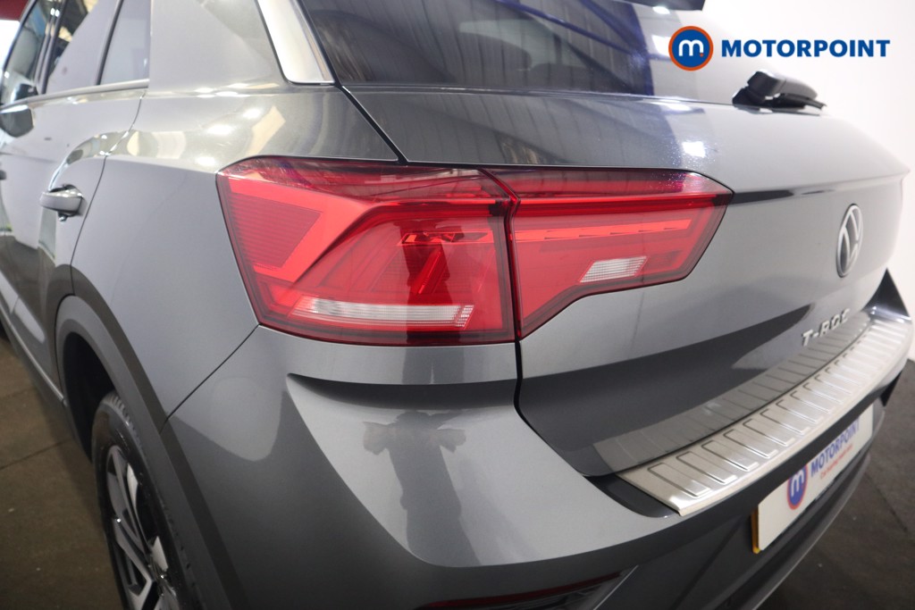 Volkswagen T-Roc Active Manual Petrol SUV - Stock Number (1553725) - 21st supplementary image