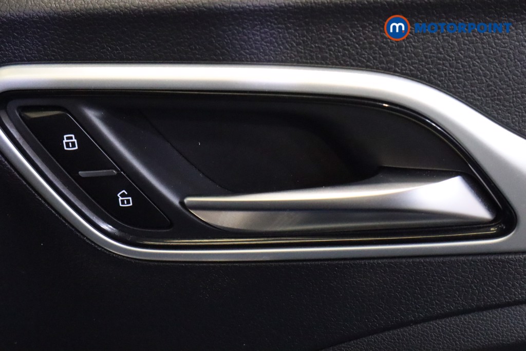 Mg Motor Uk ZS Exclusive Manual Petrol SUV - Stock Number (1554350) - 8th supplementary image