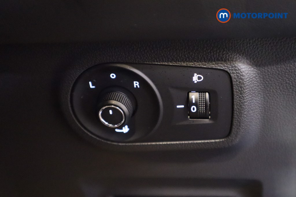 Mg Motor Uk ZS Exclusive Manual Petrol SUV - Stock Number (1554350) - 9th supplementary image