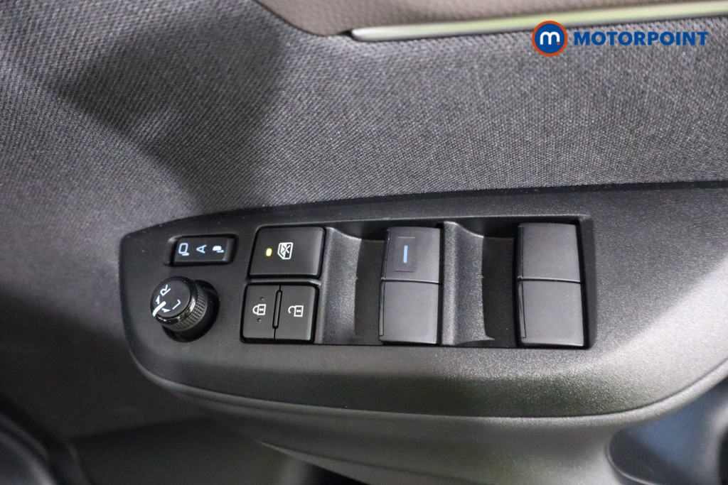 Toyota Yaris Cross Excel Automatic Petrol-Electric Hybrid Estate - Stock Number (1554388) - 17th supplementary image