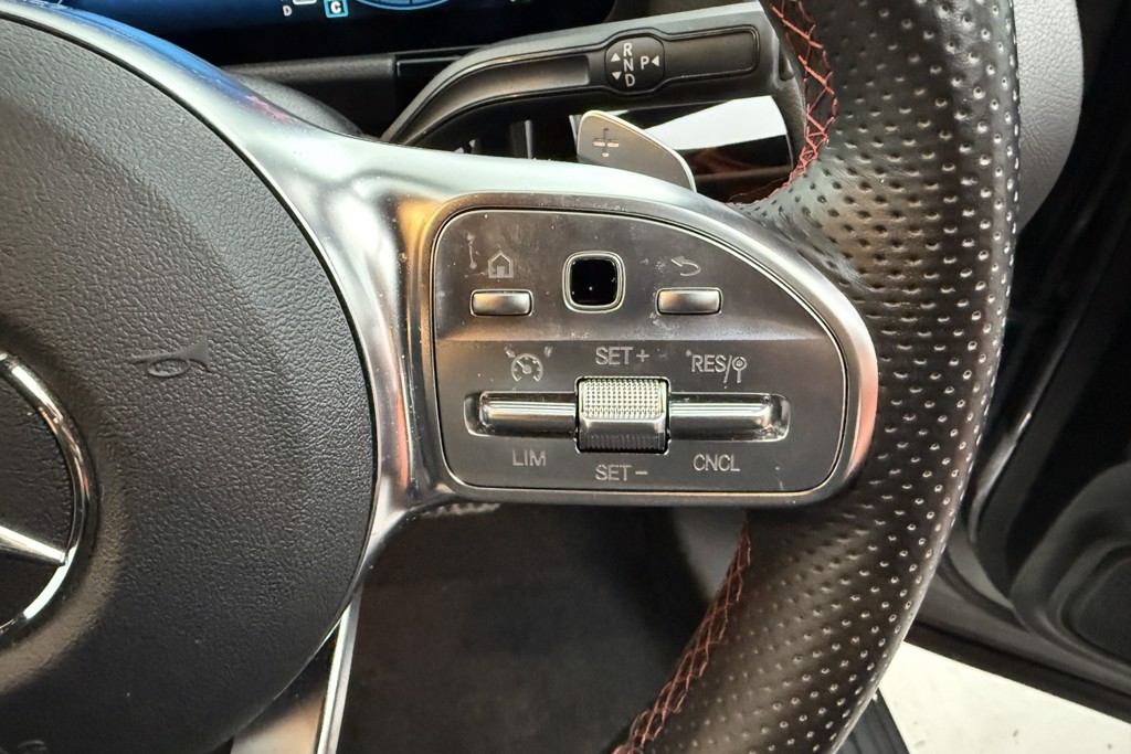 Mercedes-Benz GLA Amg Line Automatic Petrol SUV - Stock Number (1554562) - 4th supplementary image