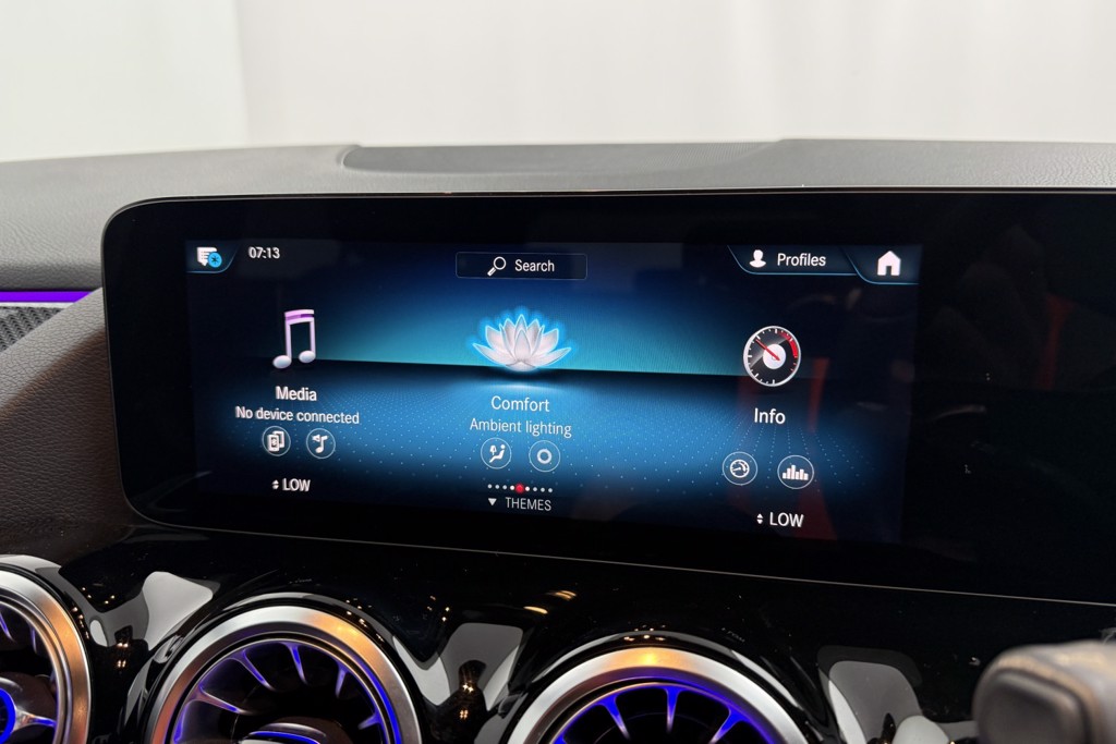Mercedes-Benz GLA Amg Line Automatic Petrol SUV - Stock Number (1554562) - 8th supplementary image