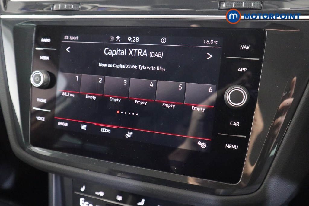 Volkswagen Tiguan Elegance Automatic Petrol Plug-In Hybrid SUV - Stock Number (1555495) - 6th supplementary image