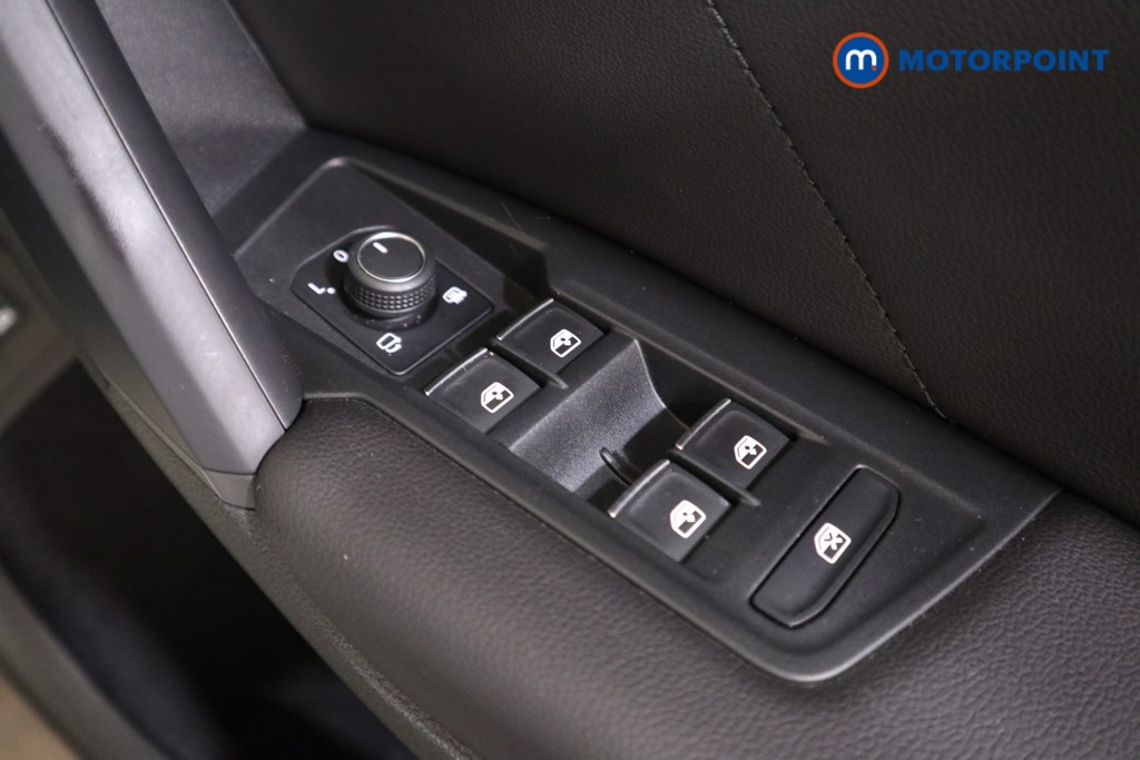Volkswagen Tiguan Elegance Automatic Petrol Plug-In Hybrid SUV - Stock Number (1555495) - 11th supplementary image