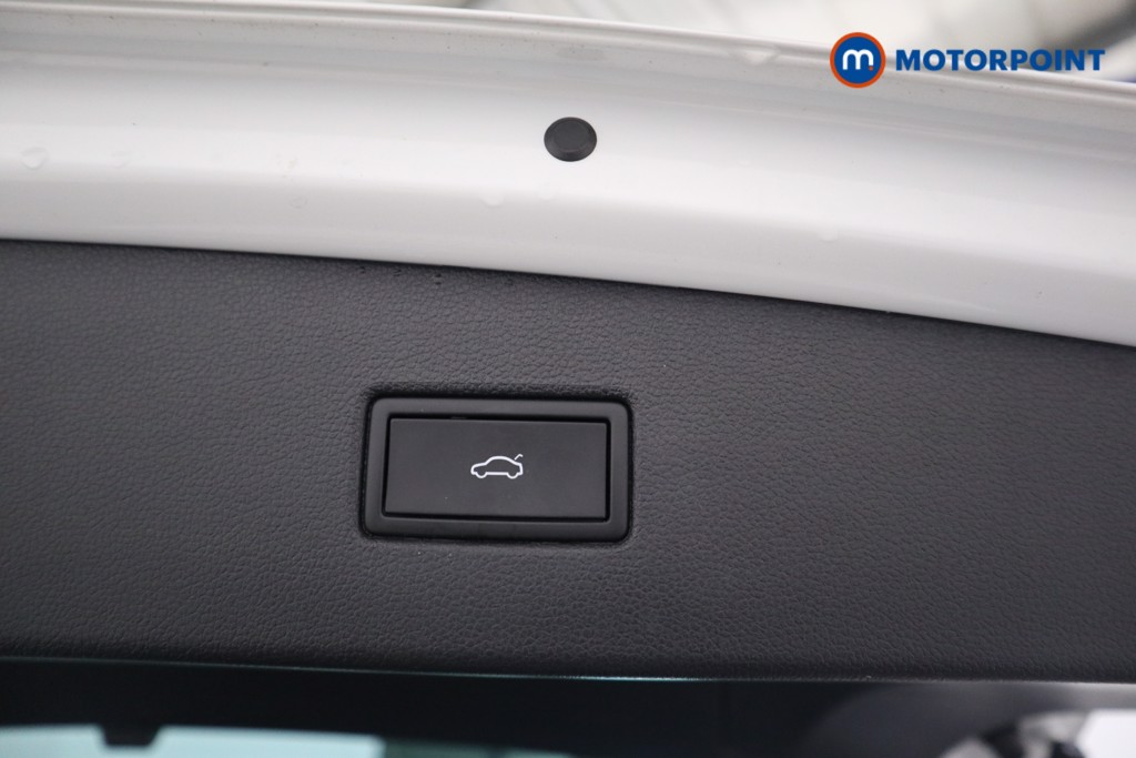 Volkswagen Tiguan Elegance Automatic Petrol Plug-In Hybrid SUV - Stock Number (1555495) - 17th supplementary image