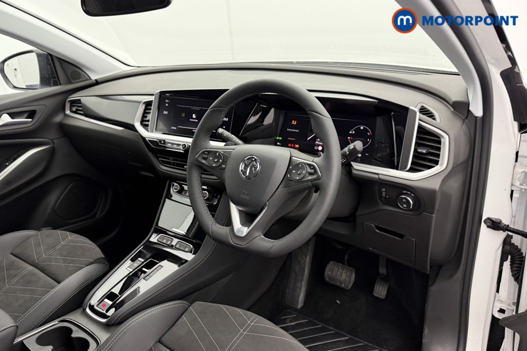 Vauxhall Grandland Ultimate Automatic Petrol-Electric Hybrid SUV - Stock Number (1546935) - 4th supplementary image