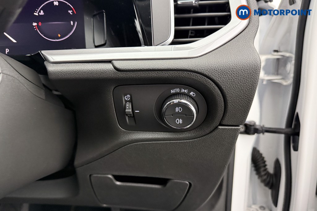 Vauxhall Grandland Ultimate Automatic Petrol-Electric Hybrid SUV - Stock Number (1546935) - 14th supplementary image