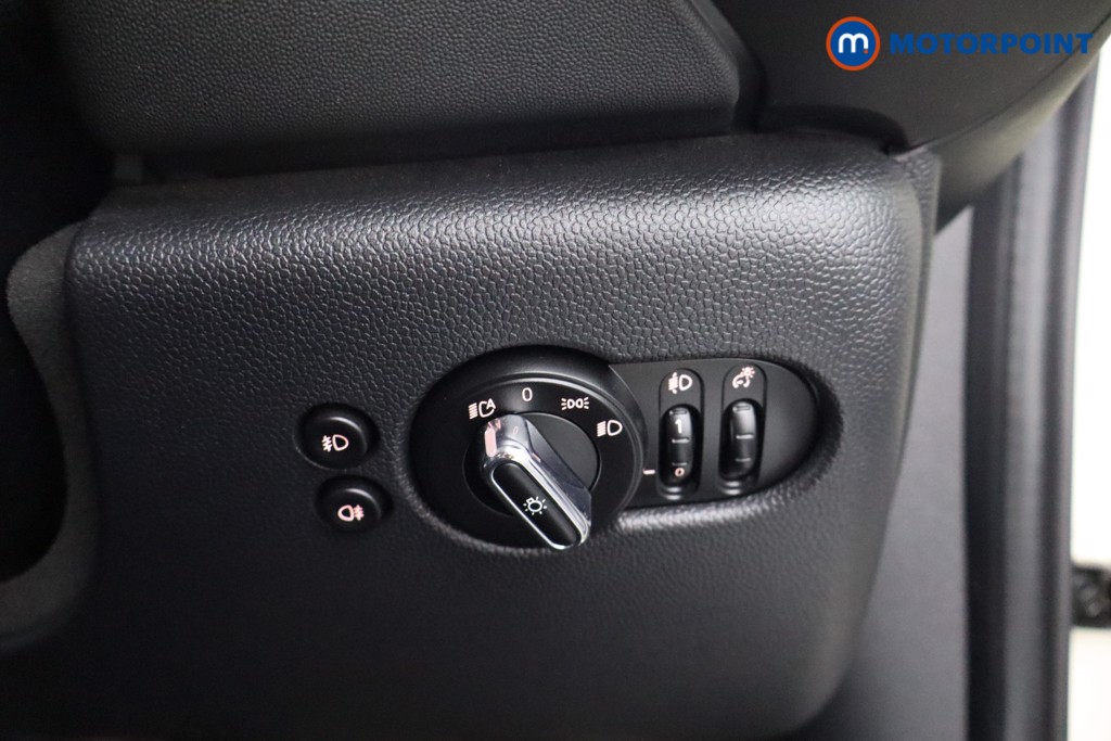 Mini Hatchback Cooper Exclusive Automatic Petrol Hatchback - Stock Number (1548443) - 11th supplementary image