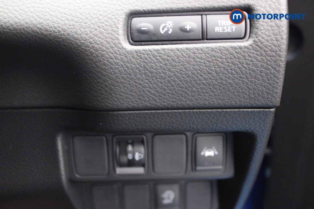 Nissan Qashqai N-Connecta Manual Petrol SUV - Stock Number (1548754) - 18th supplementary image