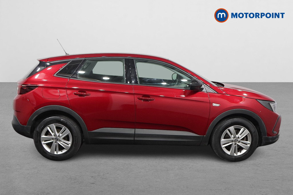 Vauxhall Grandland SE Manual Petrol SUV - Stock Number (1549248) - Drivers side