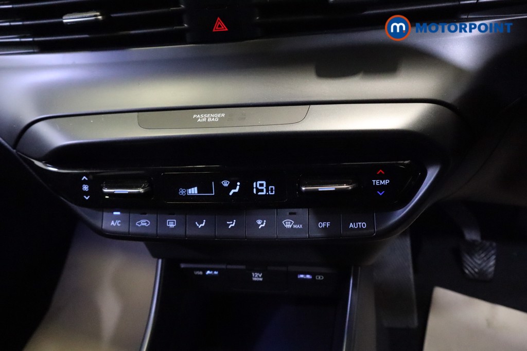 Hyundai I20 Premium Manual Petrol Hatchback - Stock Number (1550716) - 4th supplementary image