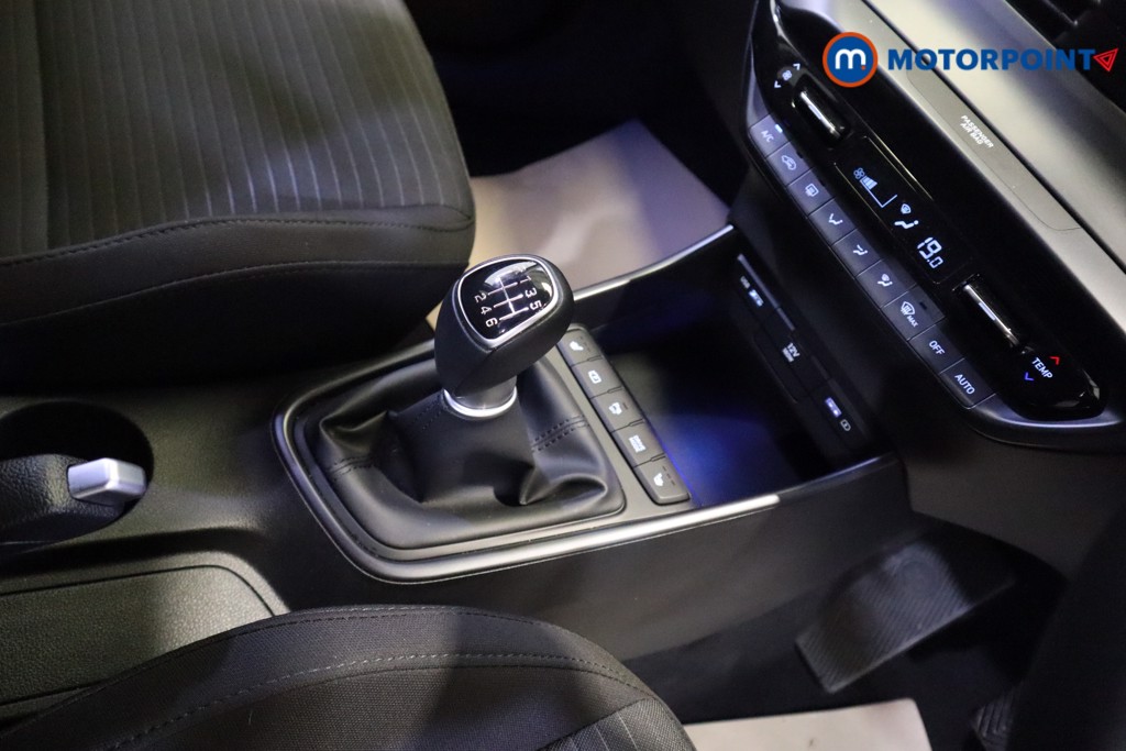 Hyundai I20 Premium Manual Petrol Hatchback - Stock Number (1550716) - 5th supplementary image