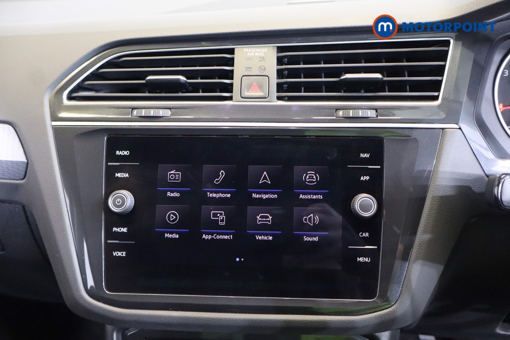 Volkswagen Tiguan Life Manual Petrol SUV - Stock Number (1551143) - 3rd supplementary image