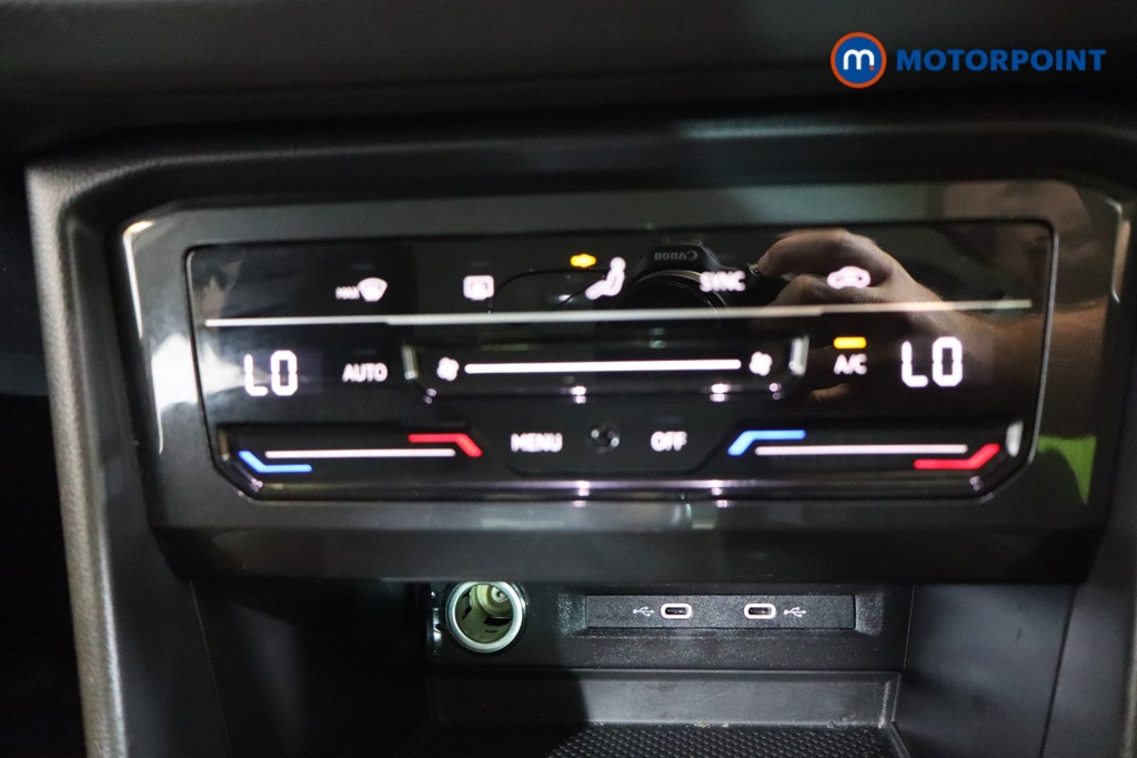 Volkswagen Tiguan Life Manual Petrol SUV - Stock Number (1551143) - 6th supplementary image
