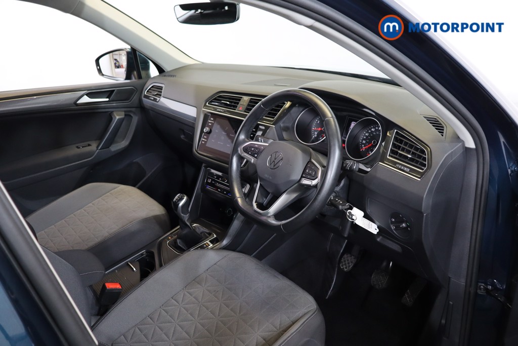 Volkswagen Tiguan Life Manual Petrol SUV - Stock Number (1551143) - 1st supplementary image