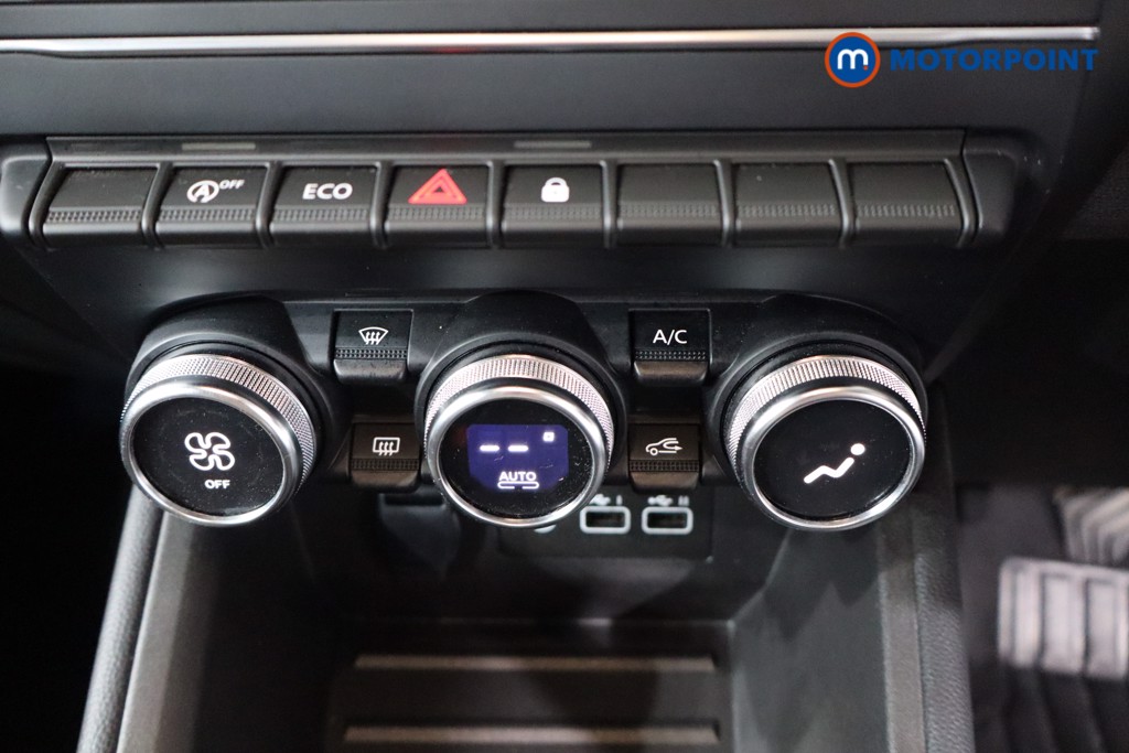 Renault Clio Evolution Manual Petrol Hatchback - Stock Number (1551368) - 17th supplementary image