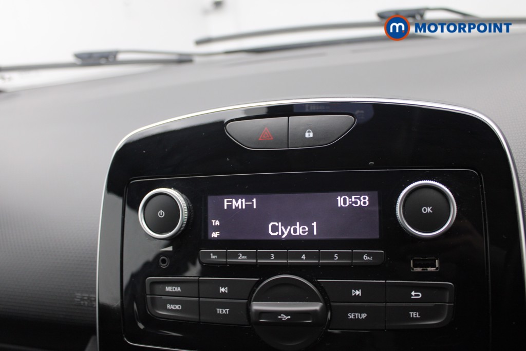 Renault Clio Play Manual Petrol Hatchback - Stock Number (1551451) - 5th supplementary image