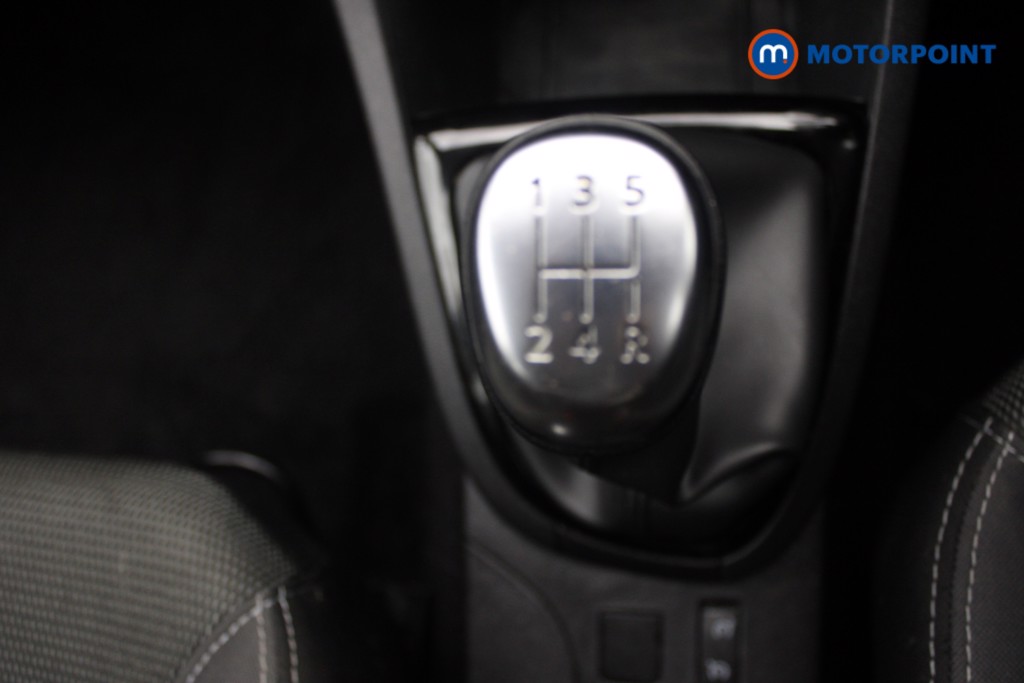 Renault Clio Play Manual Petrol Hatchback - Stock Number (1551451) - 8th supplementary image