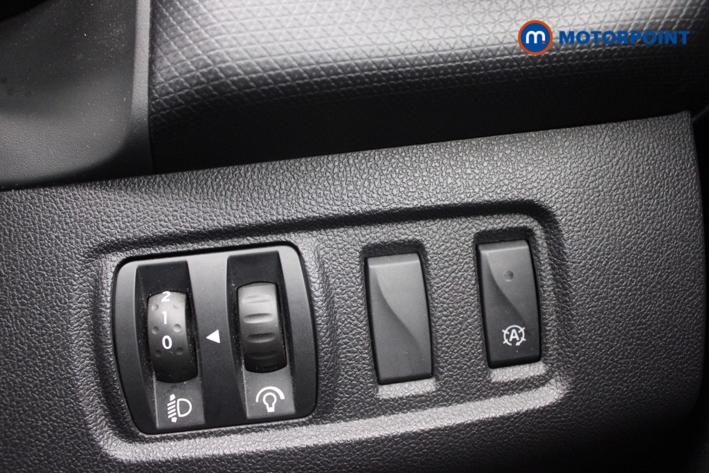 Renault Clio Play Manual Petrol Hatchback - Stock Number (1551451) - 11th supplementary image