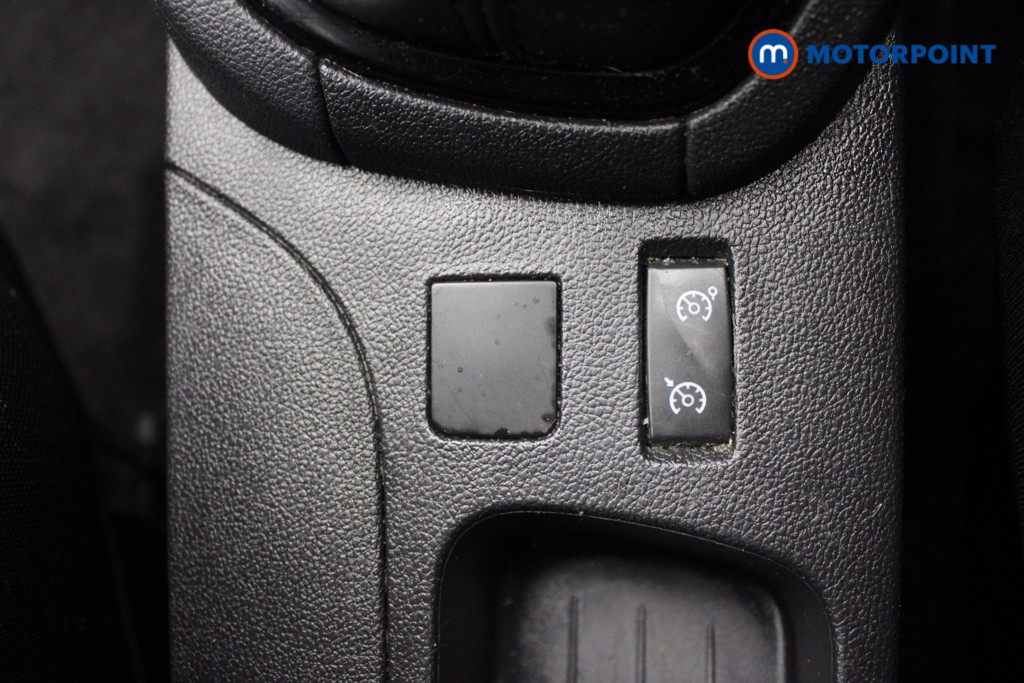 Renault Clio Play Manual Petrol Hatchback - Stock Number (1551451) - 12th supplementary image