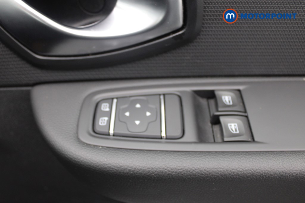 Renault Clio Play Manual Petrol Hatchback - Stock Number (1551451) - 14th supplementary image