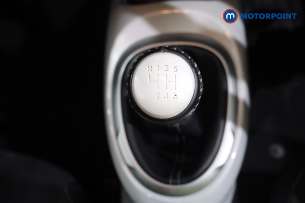 Nissan Juke N-Connecta Manual Diesel SUV - Stock Number (1551753) - 3rd supplementary image