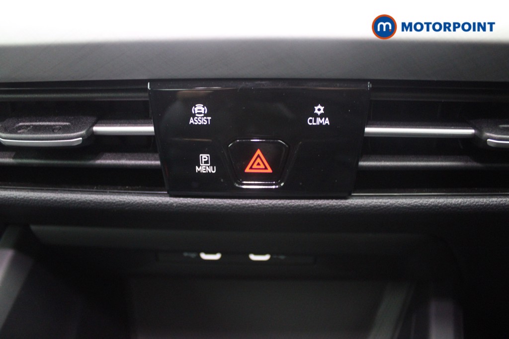 Volkswagen Golf Life Automatic Diesel Hatchback - Stock Number (1551892) - 12th supplementary image